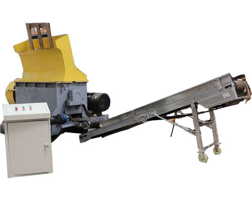 Compact Wood Pallet Grinding Machine Pallet Chipper With Magnet For Household Industry