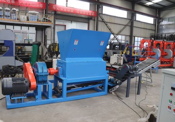 Compact Wood Pallet Grinding Machine Pallet Chipper With Magnet For Household Industry