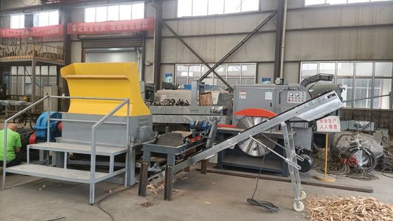 Compact Wood Pallet Grinding Machine Pallet Chipper With Magnet For Household Industry