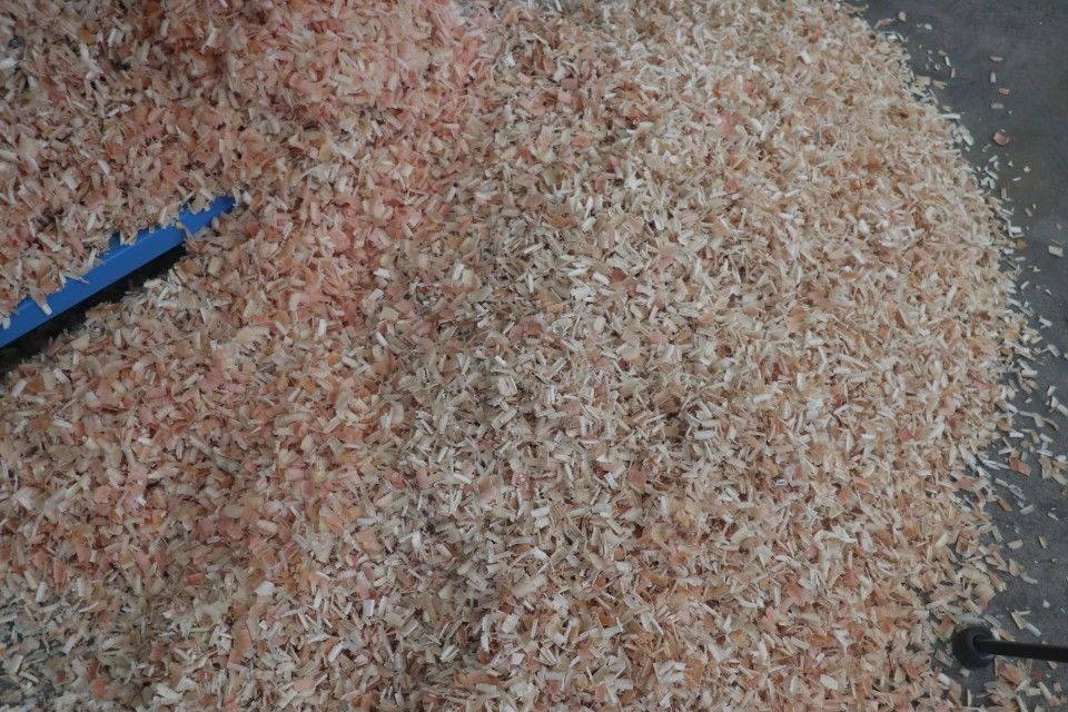 Spiral Shaft Small Industrial Wood Shaving Making Machine For Animal Poultry Chicken Horse Bedding