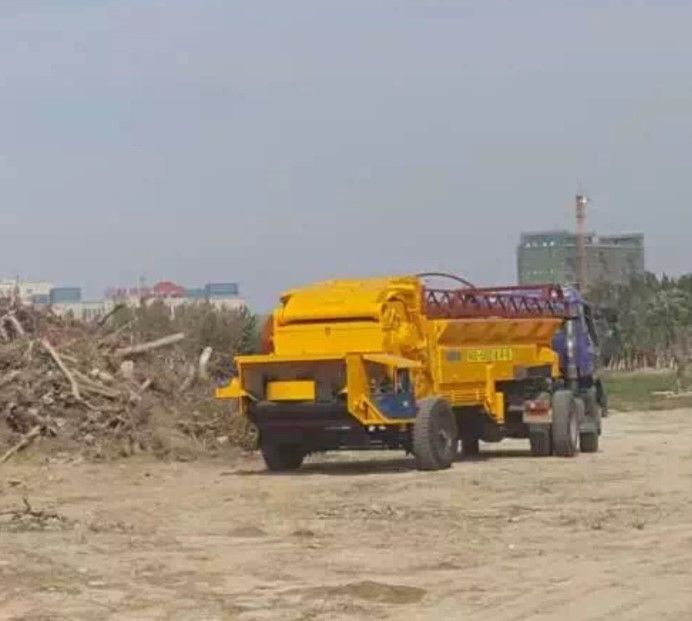 Wood combination crusher/chipper machine, Diesel chipper machine with capacity 20tons