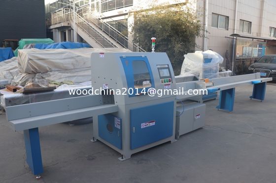 첨단 고효율 안정적인 작업 자동 목재 크로스 절단 톱 600mm 11kw / 15hp 5-30m / min
